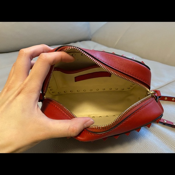 Limited Edition Valentino Red Camera Crossbody - Picture 3 of 10